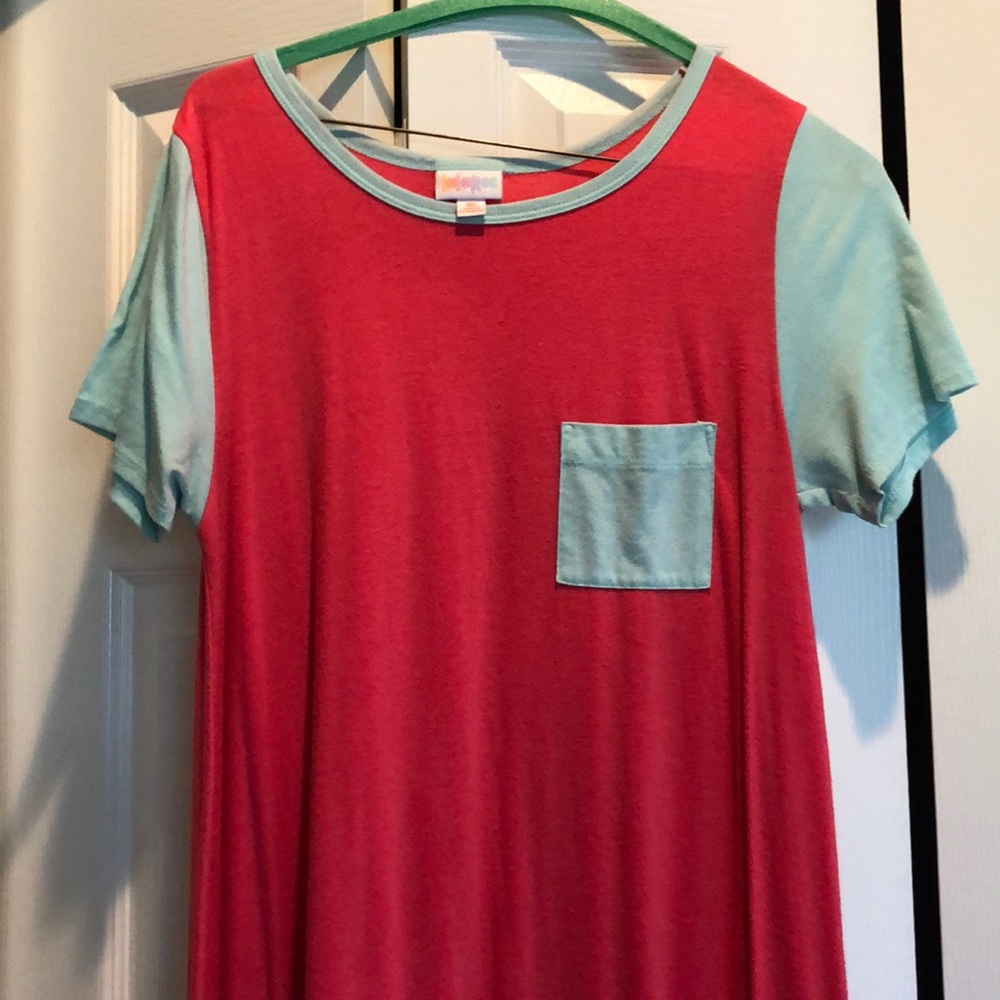 LulaRoe Xs Carly.